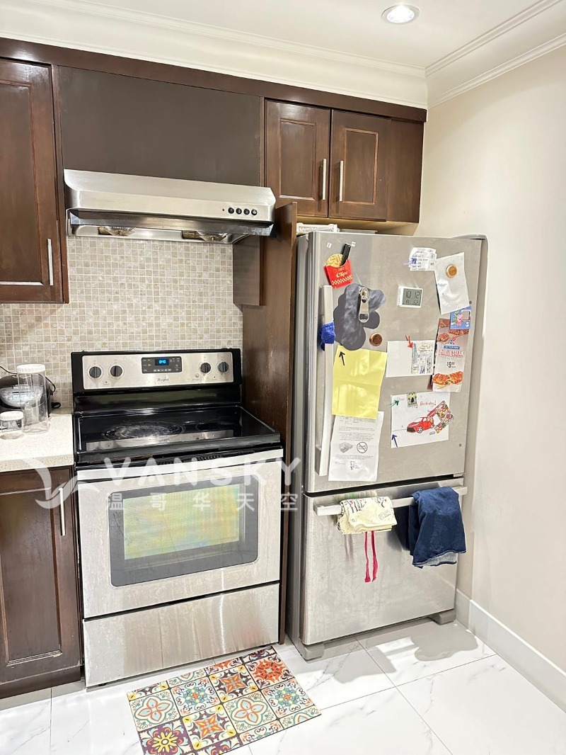 260726192443_4thLaneway House_Kitchen3 - Copy.jpg